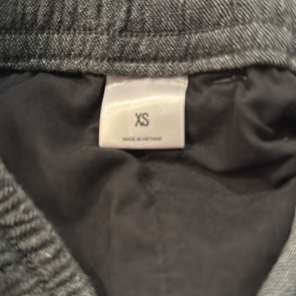 Express Shorts - Picture 4 of 6